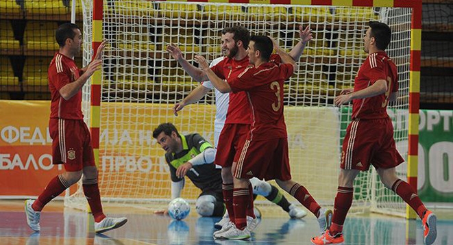 Los jugadores de la Selección Española celebran un gol ante Suiza 